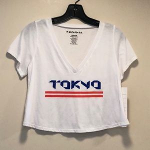 🆕Semi-Crop Swing V-neck Top! screen “TOKYO”! White! Jersey cotton knit! M